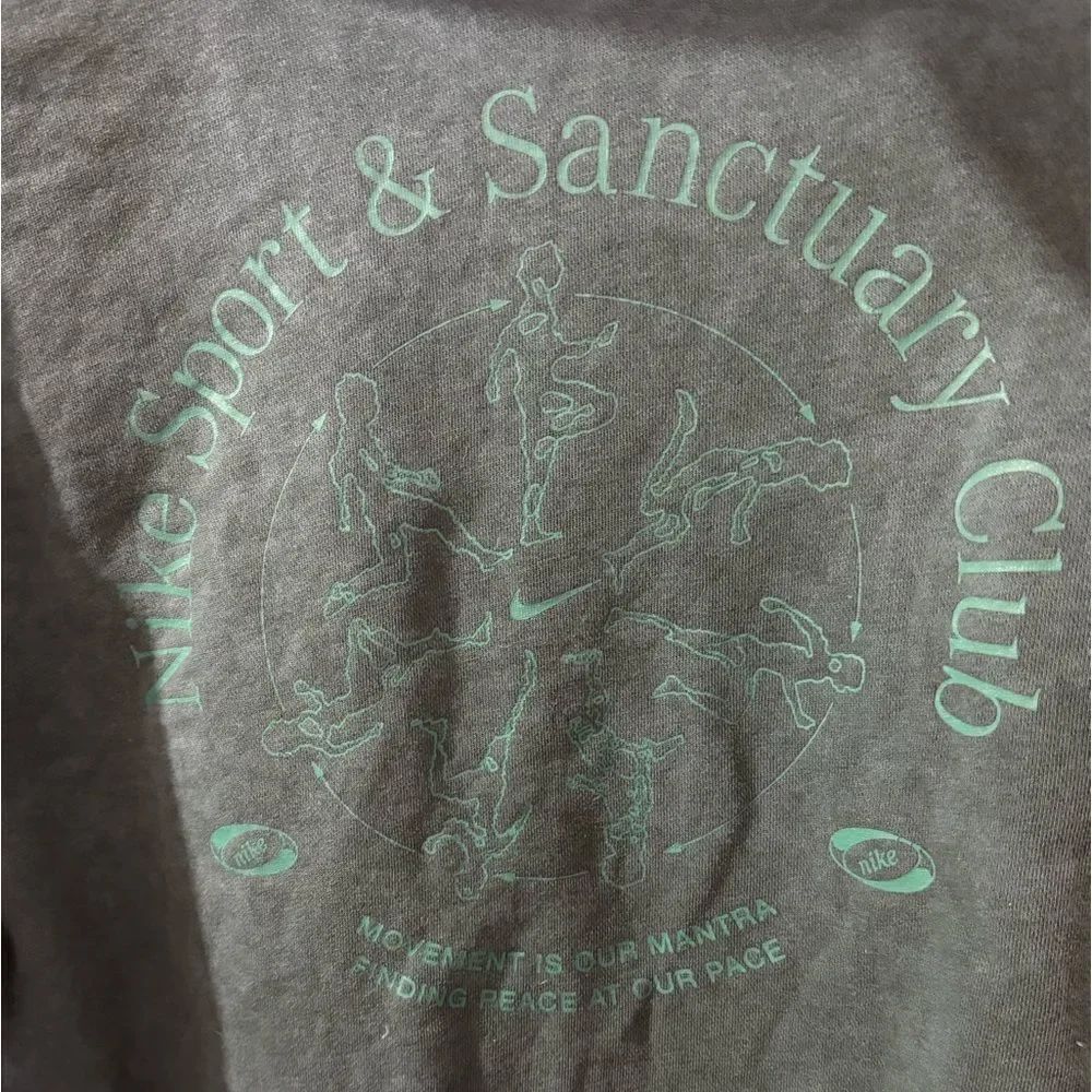 Nike Vintage Distressed Green Nike Hoodie Sweatshirt — Used, Size M - Picture 8 of 10